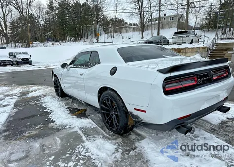 2022 Dodge Challenger R/T Scat Pack z USA, uszkodzony, nr VIN 2C3CDZFJ4NH124933